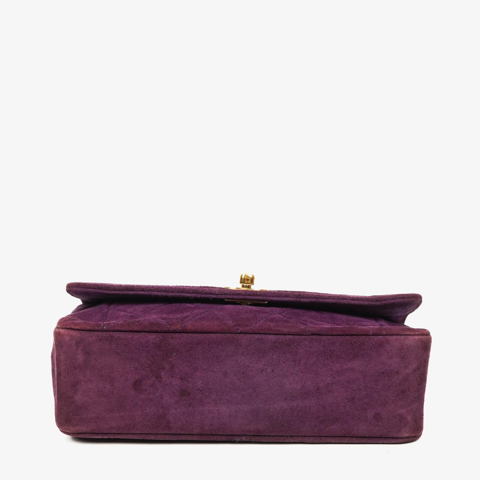 Chanel Classic Mini Diana Flap Tasche aus lila Wildleder mit 24K vergoldeten Beschlägen