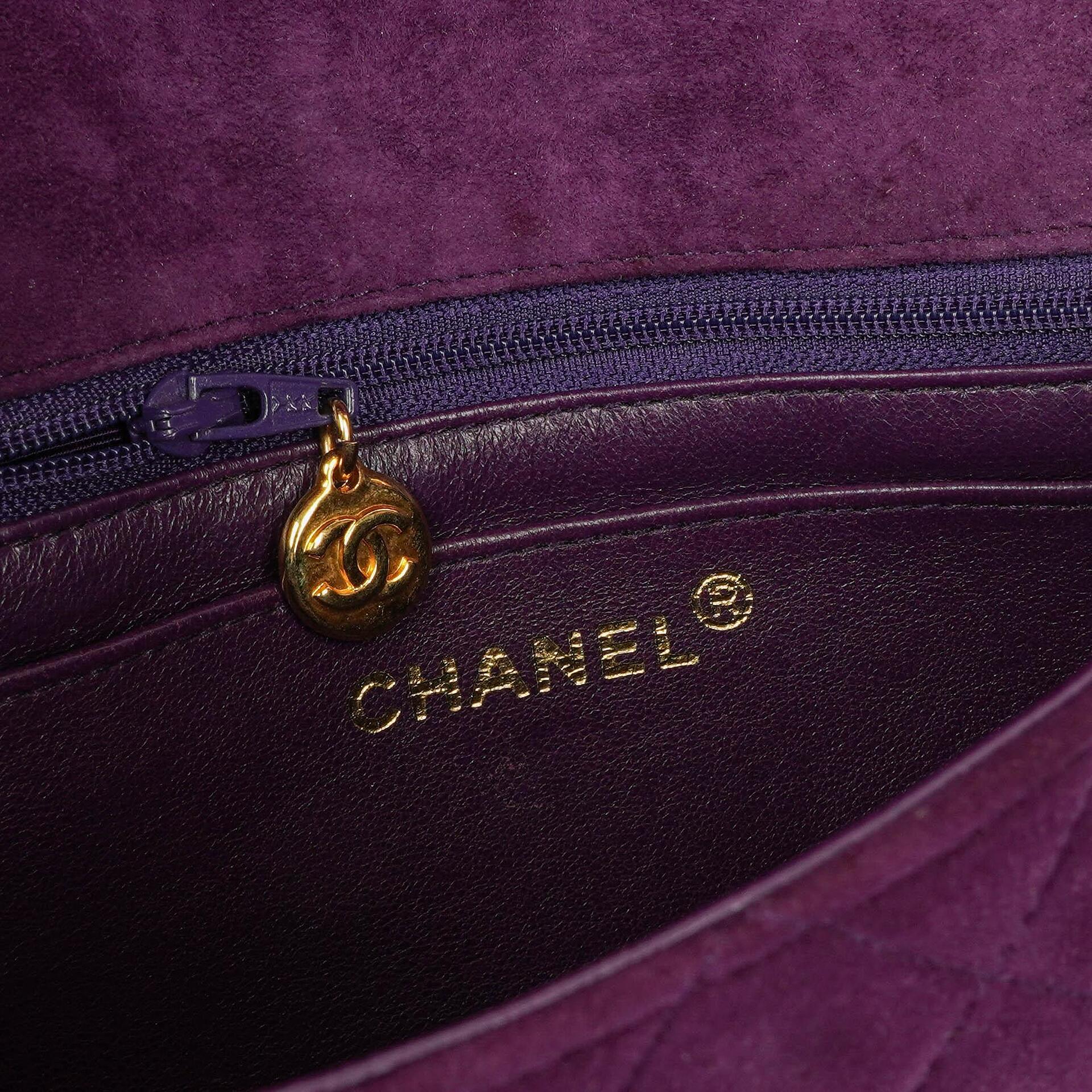 Chanel Classic Mini Diana Flap Tasche aus lila Wildleder mit 24K vergoldeten Beschlägen