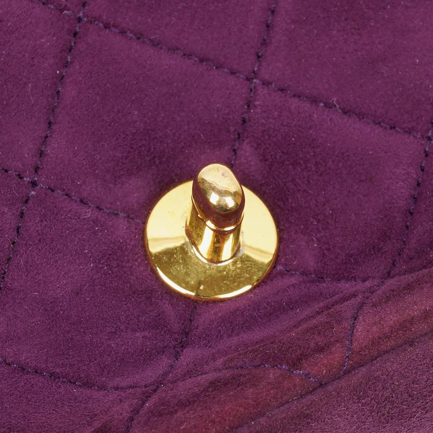 Chanel Classic Mini Diana Flap Tasche aus lila Wildleder mit 24K vergoldeten Beschlägen