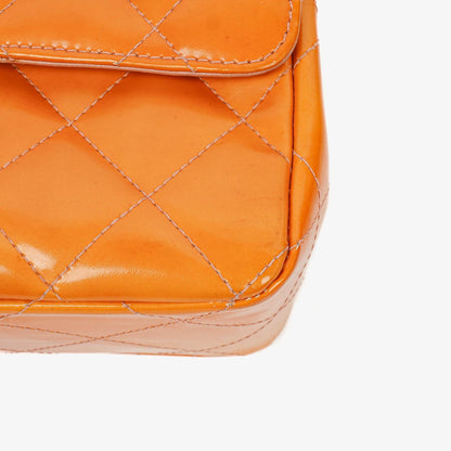 Chanel Classic Mini rechteckige Single Flap Tasche aus orangefarbenem Lackleder