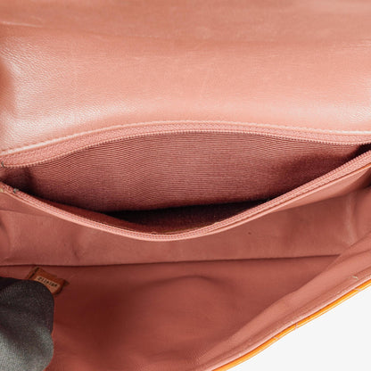 Chanel Classic Mini rechteckige Single Flap Tasche aus orangefarbenem Lackleder