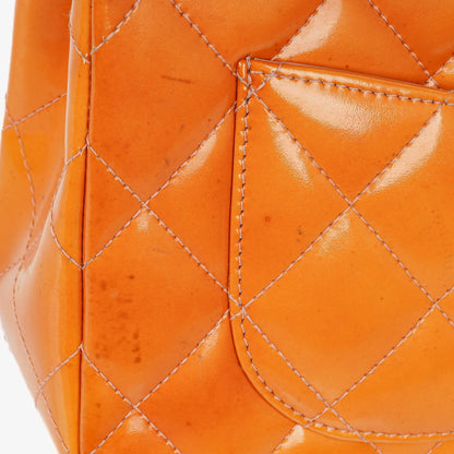 Chanel Classic Mini rechteckige Single Flap Tasche aus orangefarbenem Lackleder