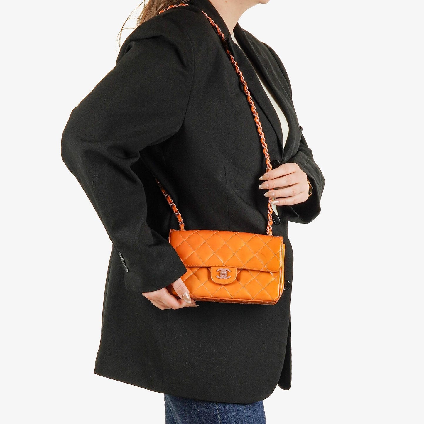Chanel Classic Mini rechteckige Single Flap Tasche aus orangefarbenem Lackleder