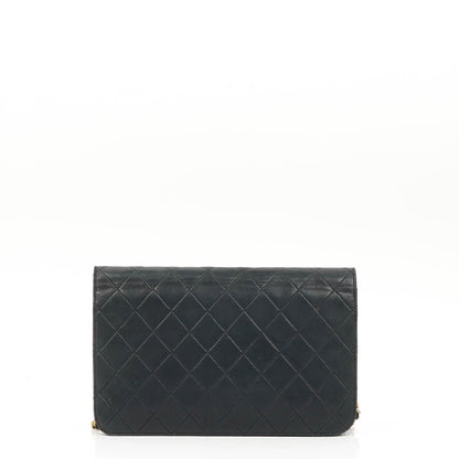 Chanel Classic Full Flap Bag, Marineblau gestepptes Lammleder, Goldfarbene Hardware