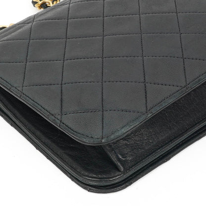Chanel Classic Full Flap Bag, Marineblau gestepptes Lammleder, Goldfarbene Hardware