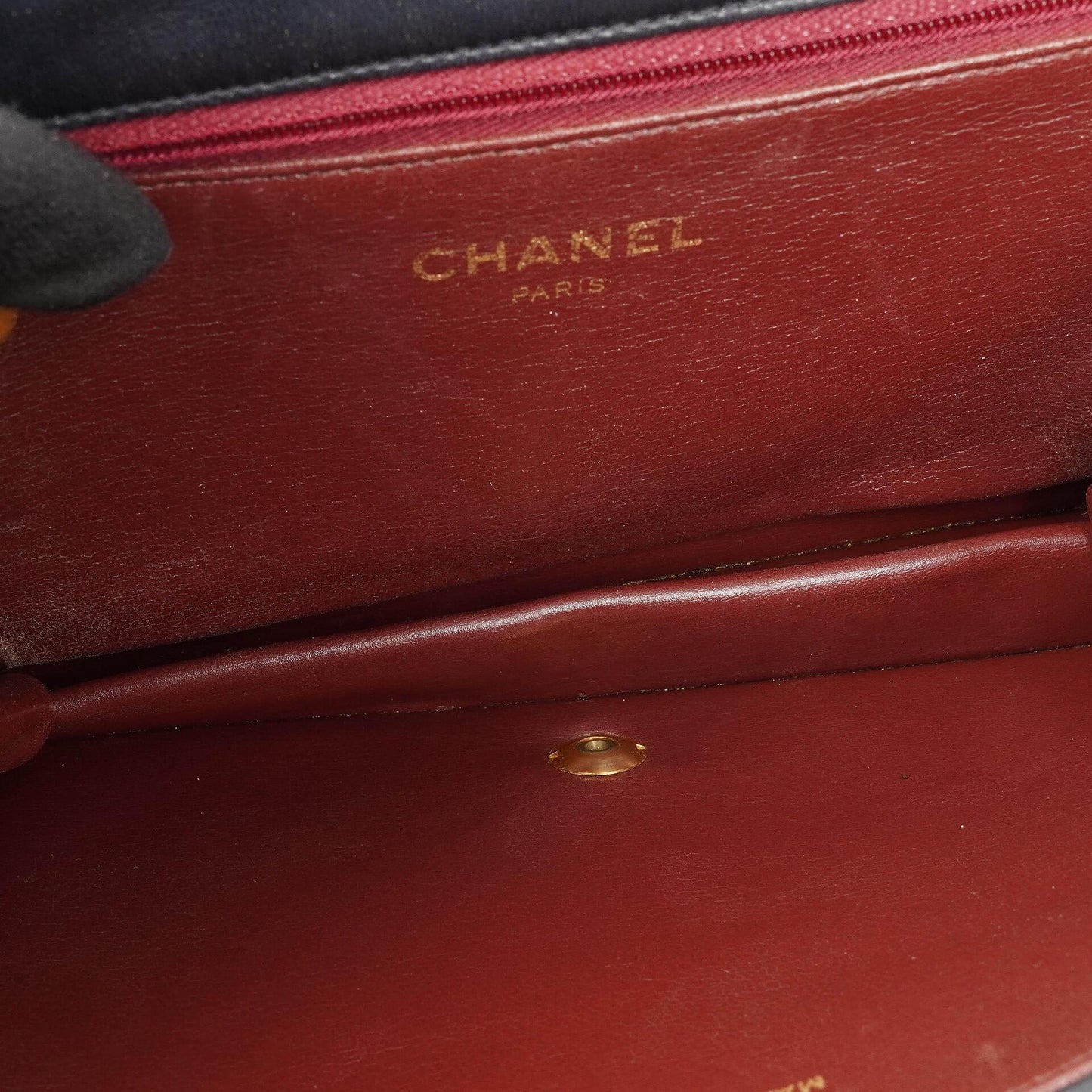 Chanel Classic Full Flap Bag, Marineblau gestepptes Lammleder, Goldfarbene Hardware