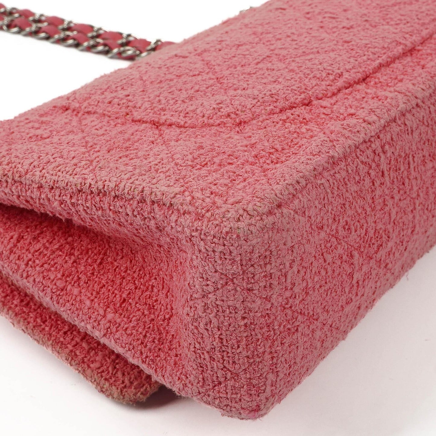 Chanel Classic Medium Double Flap Tasche aus rosa Tweed mit Kristallperlen-Blumenverzierung, Steppung und silberner Hardware