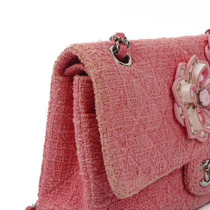 Chanel Classic Medium Double Flap Tasche aus rosa Tweed mit Kristallperlen-Blumenverzierung, Steppung und silberner Hardware