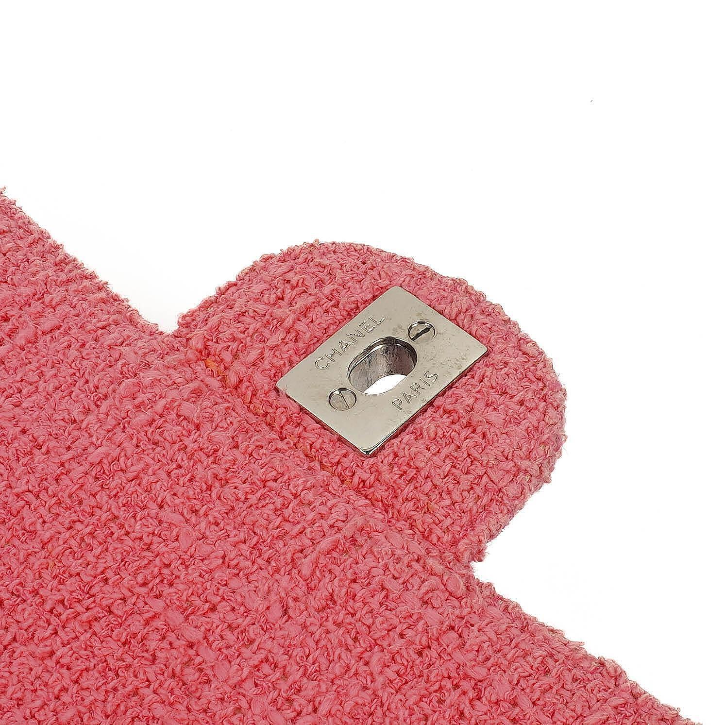 Chanel Classic Medium Double Flap Tasche aus rosa Tweed mit Kristallperlen-Blumenverzierung, Steppung und silberner Hardware