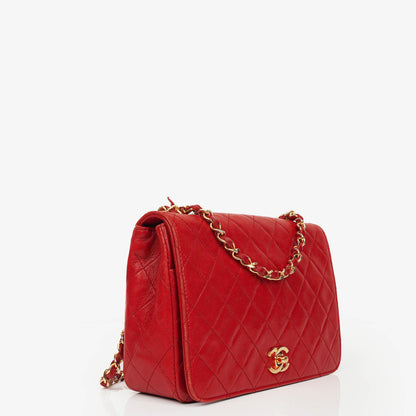 Chanel Classic Full Flap Tasche aus gestepptem Lammleder mit 24K vergoldeten Beschlägen