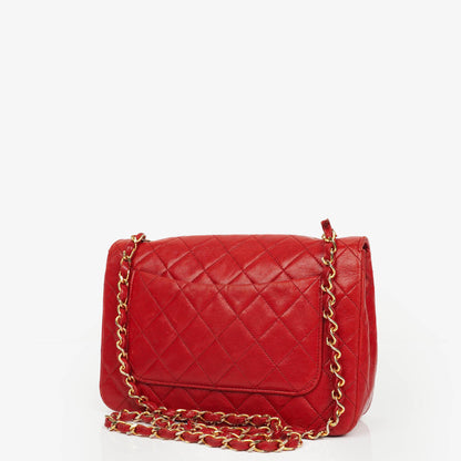 Chanel Classic Full Flap Tasche aus gestepptem Lammleder mit 24K vergoldeten Beschlägen