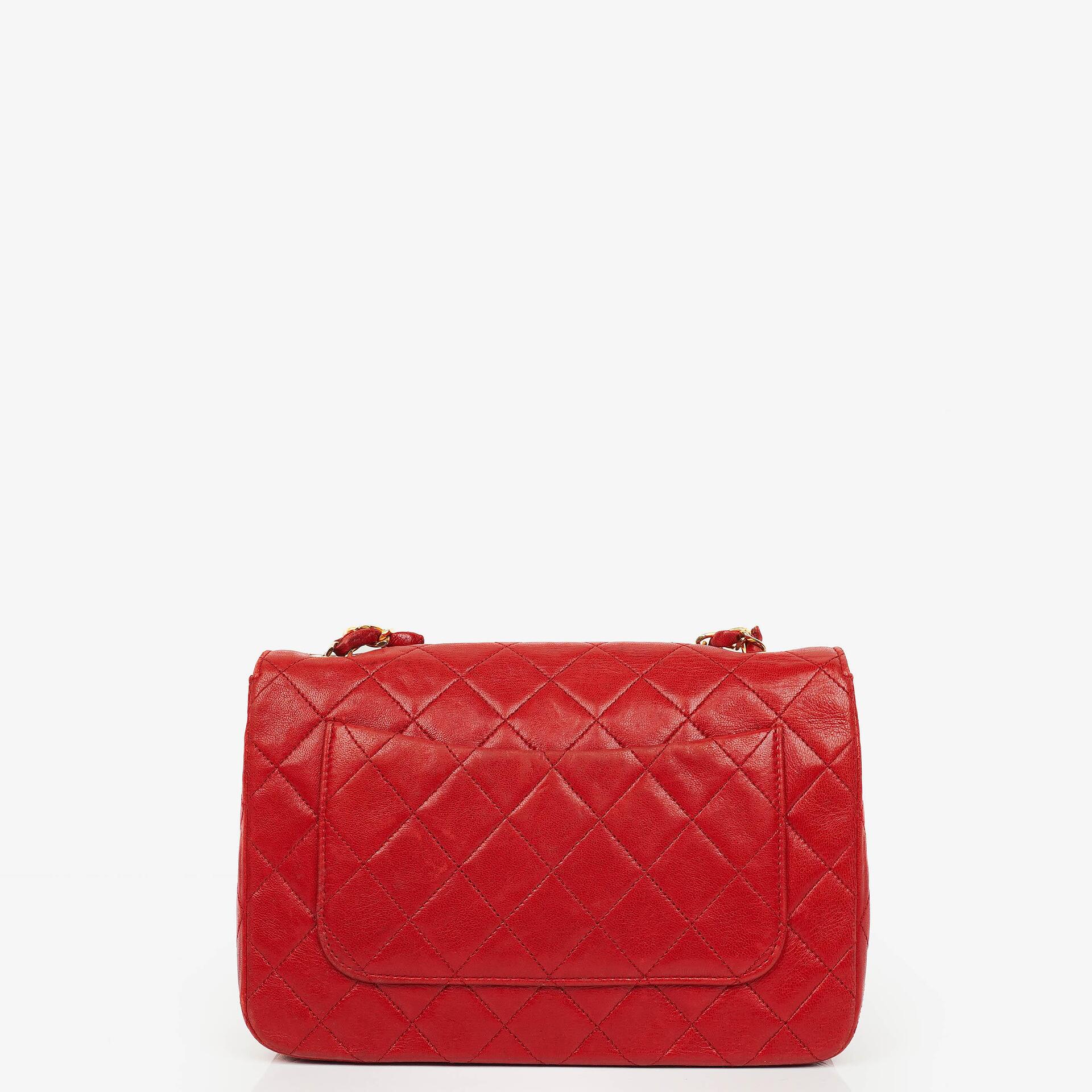 Chanel Classic Full Flap Tasche aus gestepptem Lammleder mit 24K vergoldeten Beschlägen