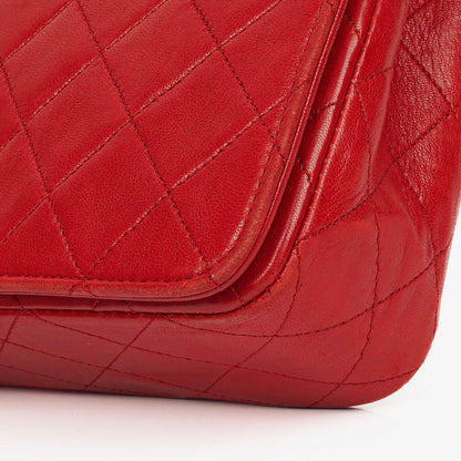Chanel Classic Full Flap Tasche aus gestepptem Lammleder mit 24K vergoldeten Beschlägen