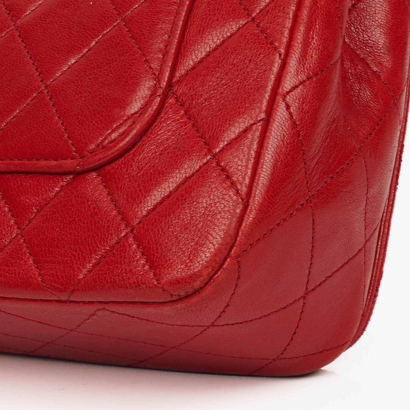 Chanel Classic Full Flap Tasche aus gestepptem Lammleder mit 24K vergoldeten Beschlägen