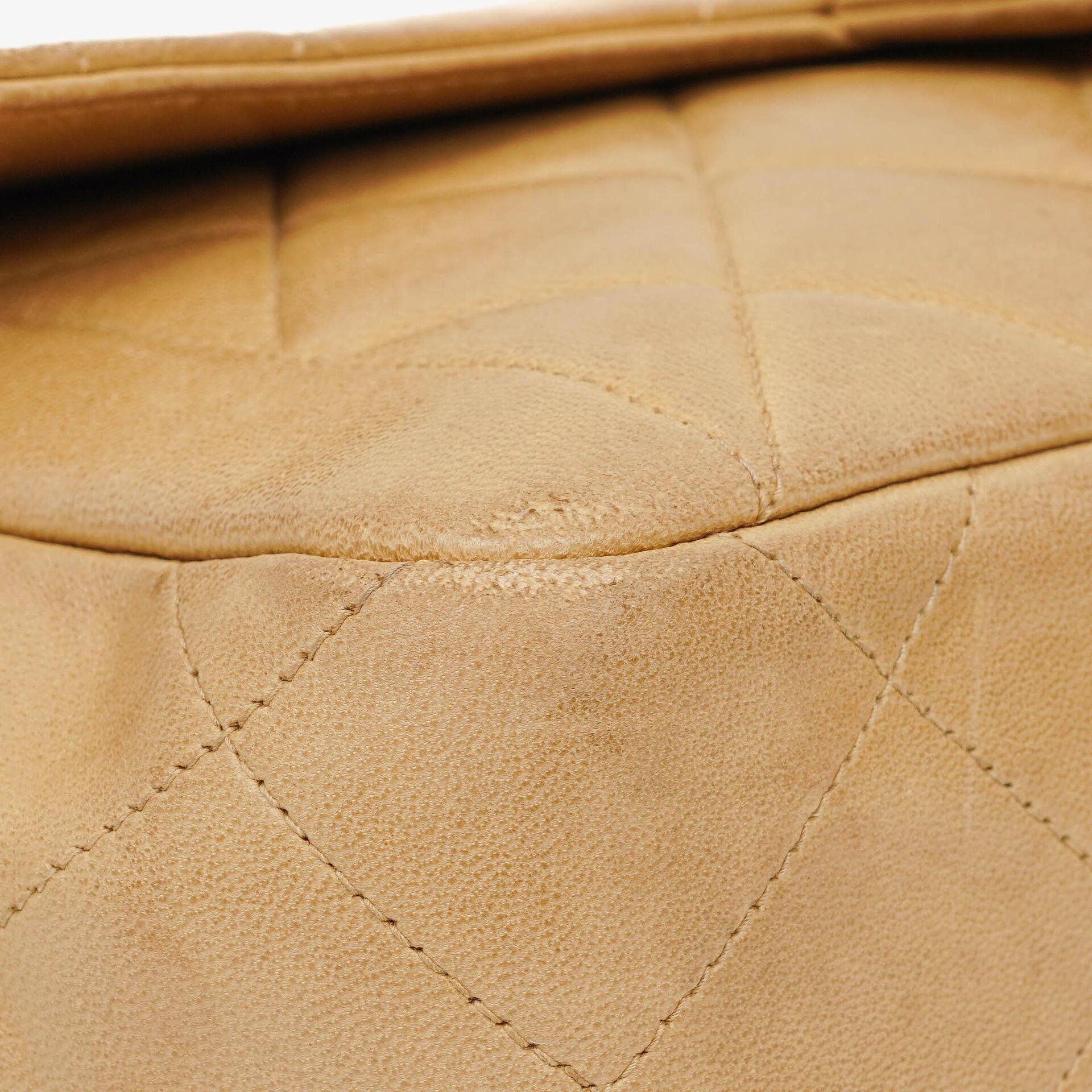 Chanel Classic Single Flap Tasche aus beigem gestepptem Lammleder mit 24K vergoldeter Hardware
