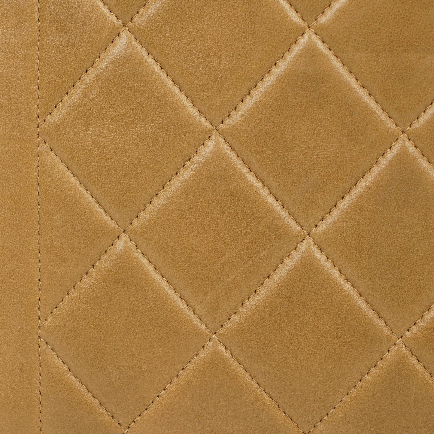 Chanel Classic Single Flap Tasche aus beigem gestepptem Lammleder mit 24K vergoldeter Hardware