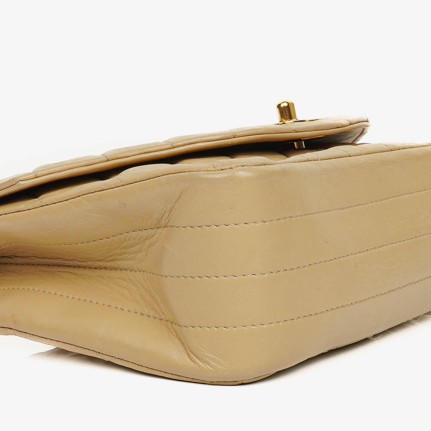 Chanel Classic Single Flap Tasche aus beigem gestepptem Lammleder mit 24K vergoldeter Hardware