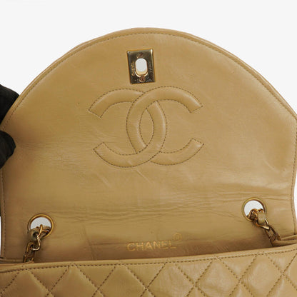 Chanel Classic Single Flap Tasche aus beigem gestepptem Lammleder mit 24K vergoldeter Hardware