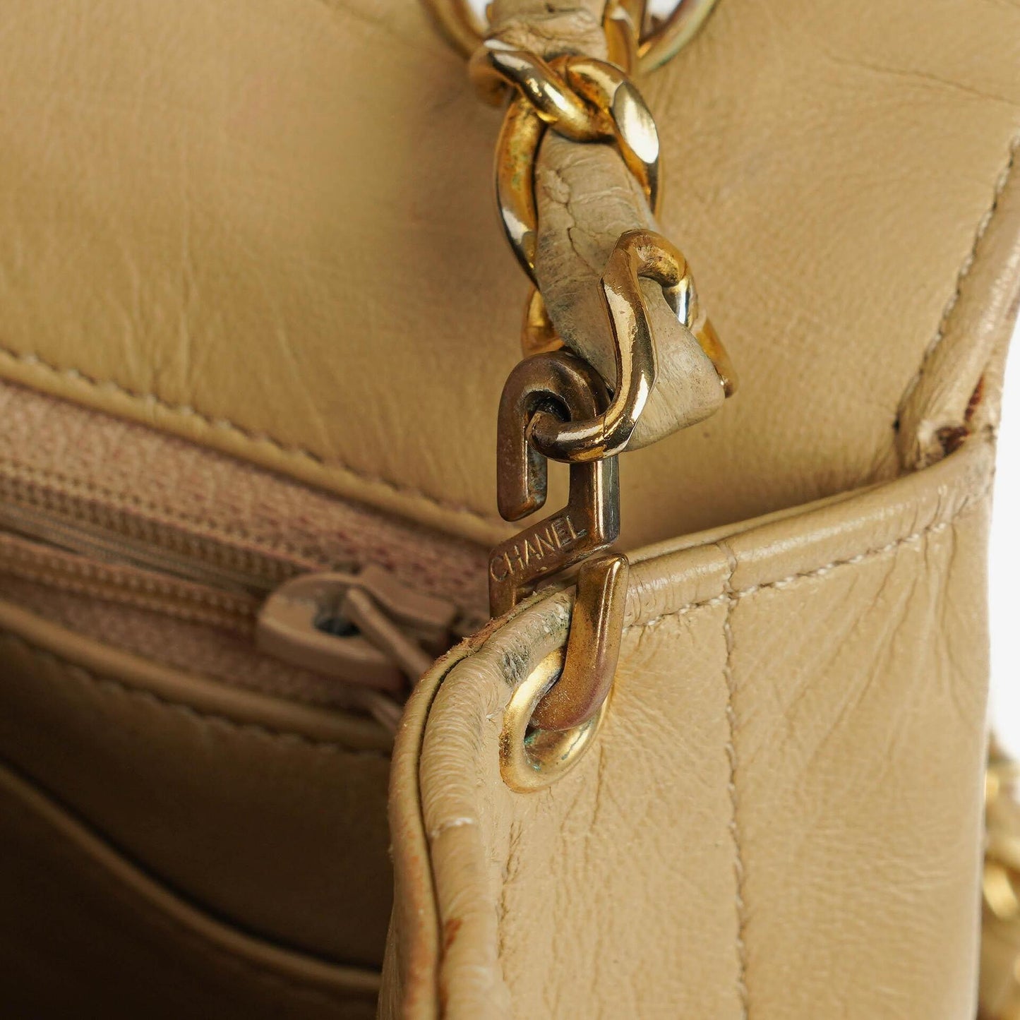 Chanel Classic Single Flap Tasche aus beigem gestepptem Lammleder mit 24K vergoldeter Hardware