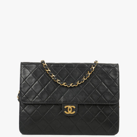 Chanel Klassische Einzelklappen Tasche Schwarze Gequiltete Lammleder Goldfarbenes Zubehör Mittel
