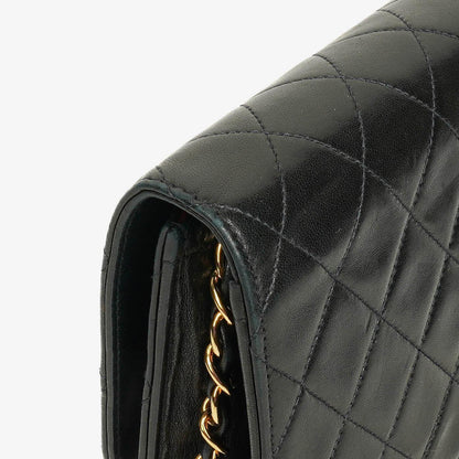Chanel Classic Single Flap Tasche aus schwarzem gestepptem Lammleder mit 24K vergoldeter Hardware