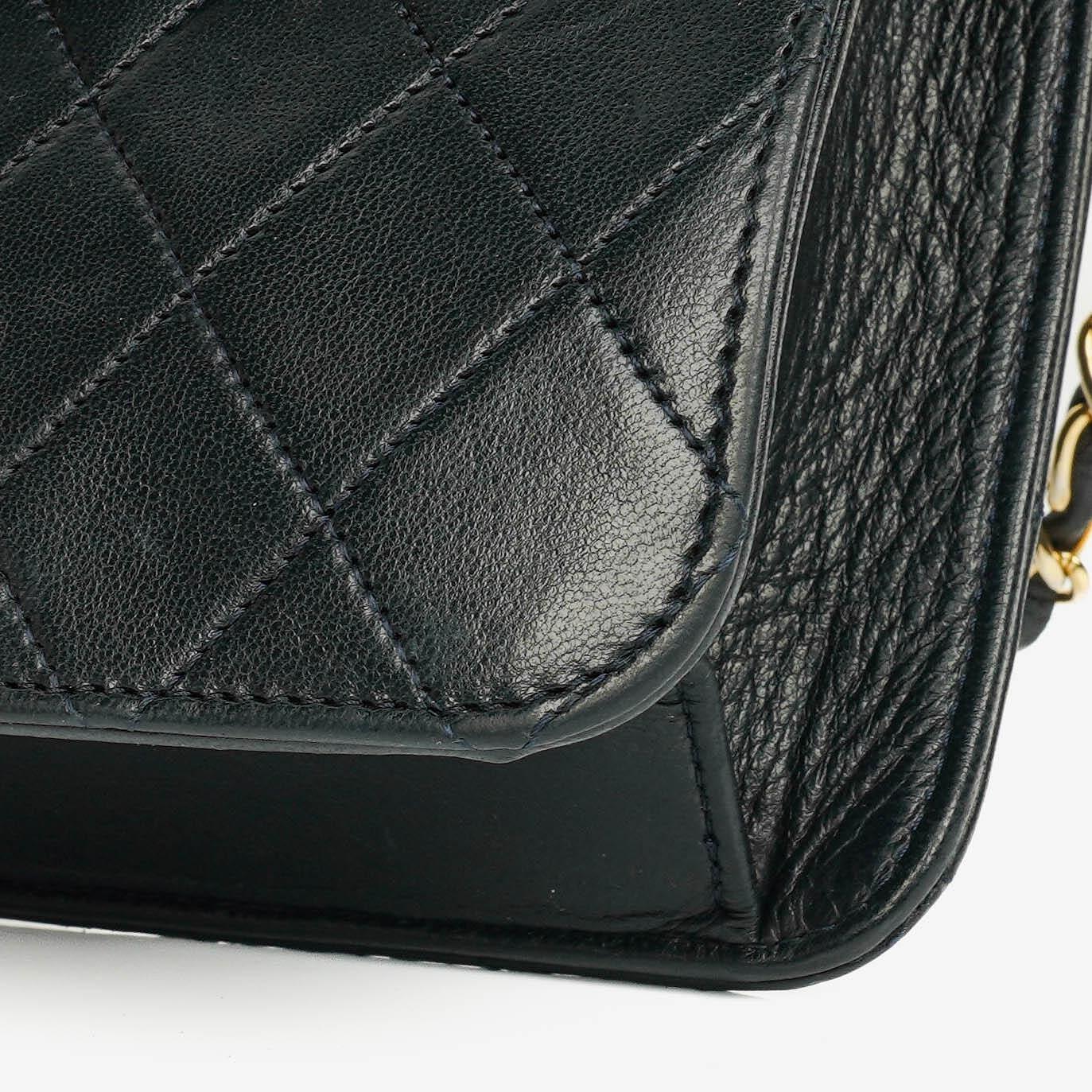 Chanel Classic Single Flap Bag aus schwarzem gestepptem Lammleder mit 24K vergoldeten Beschlägen
