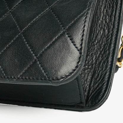 Chanel Classic Single Flap Bag aus schwarzem gestepptem Lammleder mit 24K vergoldeten Beschlägen