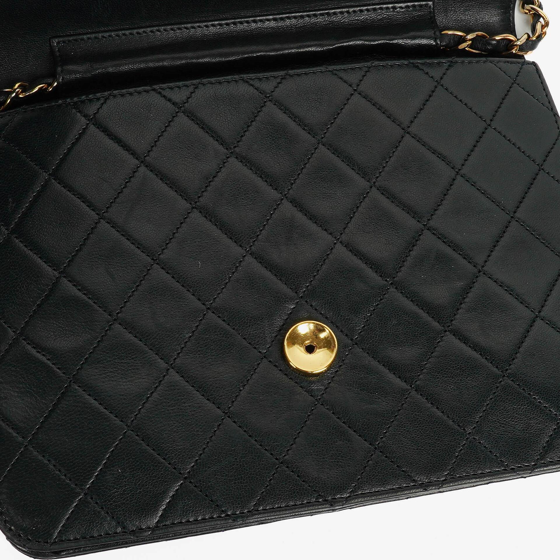 Chanel Classic Single Flap Bag aus schwarzem gestepptem Lammleder mit 24K vergoldeten Beschlägen