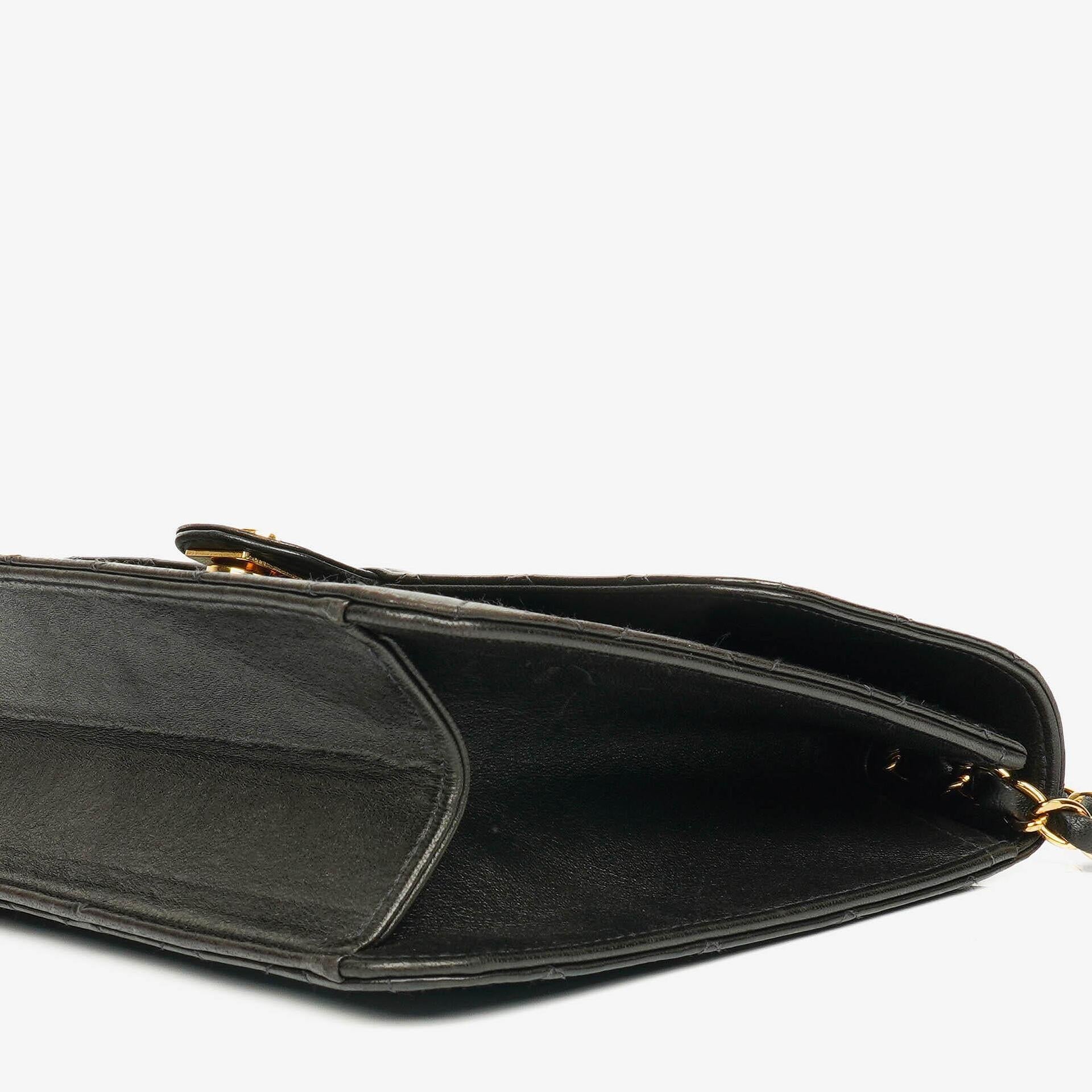 Chanel Classic Single Flap Tasche aus schwarzem gestepptem Lammleder mit 24K vergoldeten Beschlägen