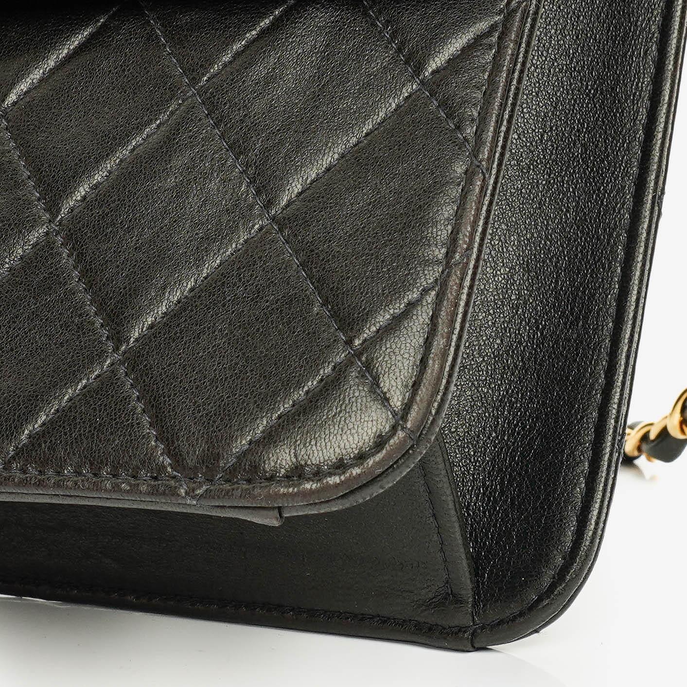 Chanel Classic Single Flap Tasche aus schwarzem gestepptem Lammleder mit 24K vergoldeten Beschlägen