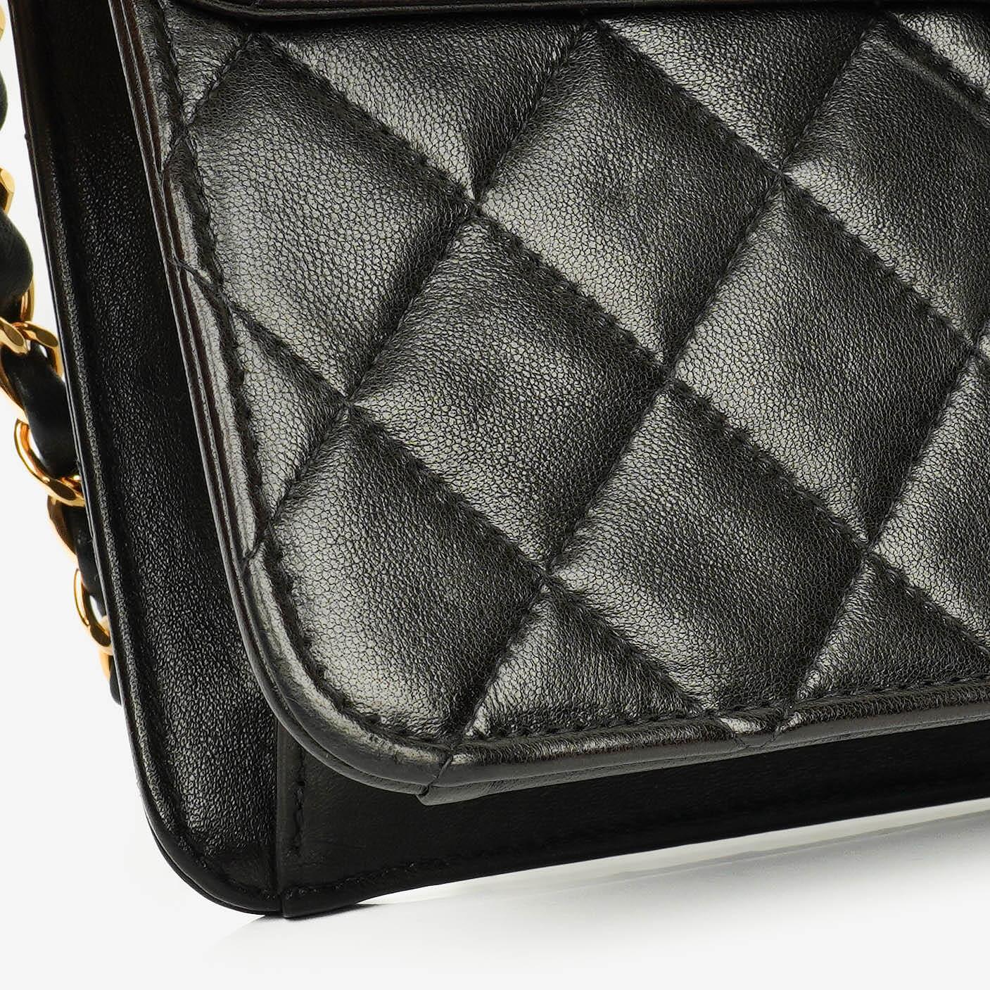 Chanel Classic Single Flap Tasche aus schwarzem gestepptem Lammleder mit 24K vergoldeter Hardware