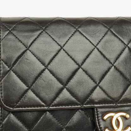 Chanel Classic Single Flap Tasche aus schwarzem gestepptem Lammleder mit 24K vergoldeter Hardware