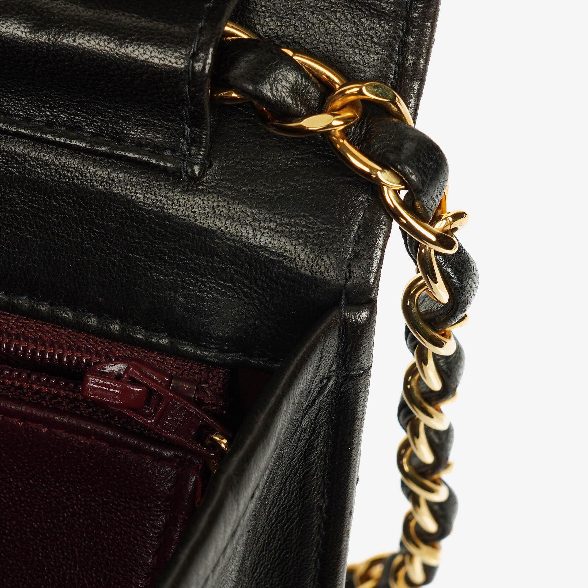 Chanel Classic Single Flap Tasche aus schwarzem gestepptem Lammleder mit 24K vergoldeter Hardware