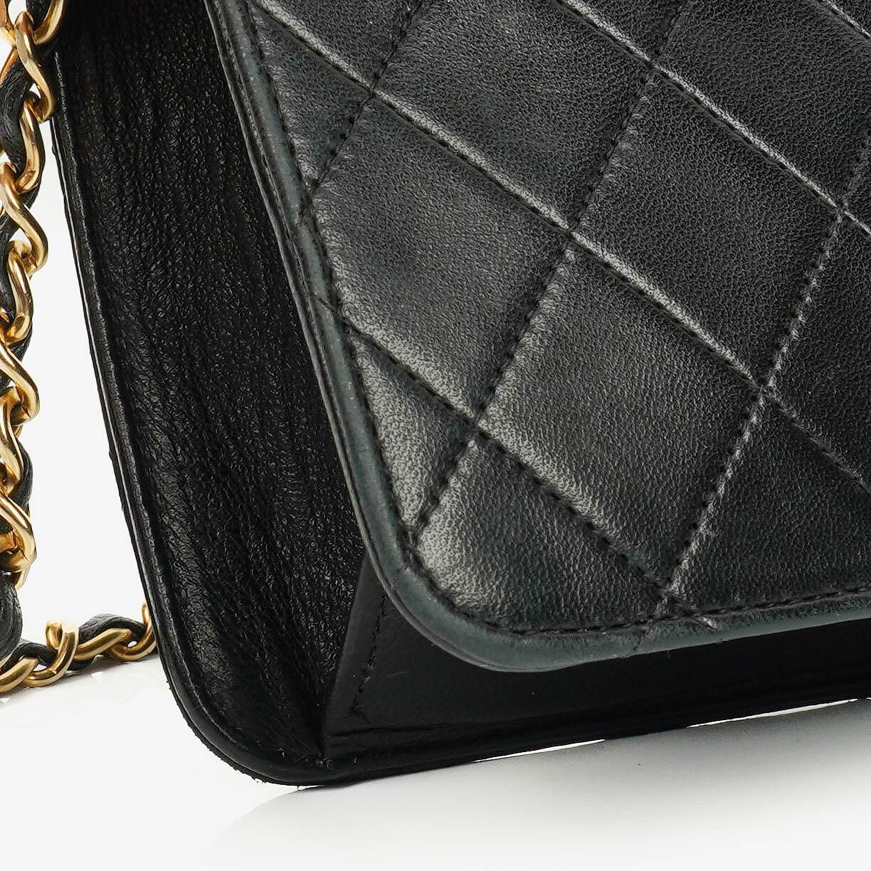 Chanel Classic Single Flap Tasche aus schwarzem gestepptem Lammleder mit 24K vergoldeten Beschlägen