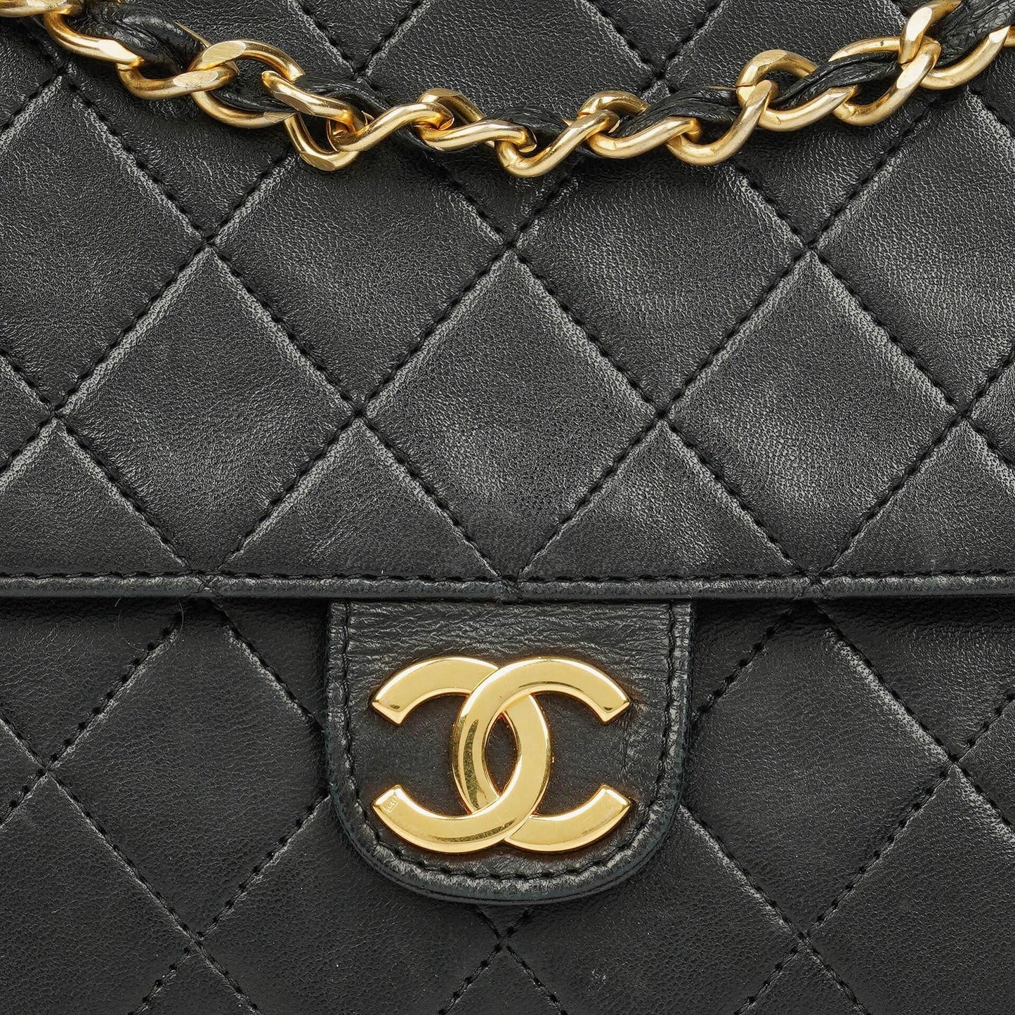Chanel Classic Single Flap Tasche aus schwarzem gestepptem Lammleder mit 24K vergoldeten Beschlägen