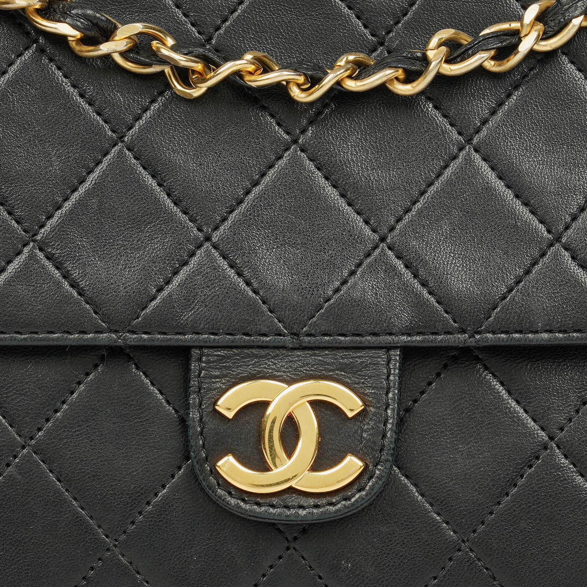 Chanel Classic Single Flap Tasche aus schwarzem gestepptem Lammleder mit 24K vergoldeten Beschlägen