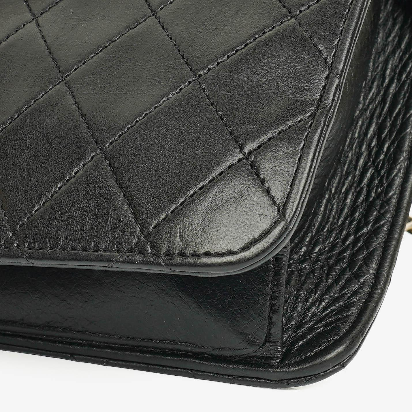 Chanel Classic Einzelklapp-Tasche Schwarzes Steppiertes Lammleder Mit 24K Vergoldeter Hardware