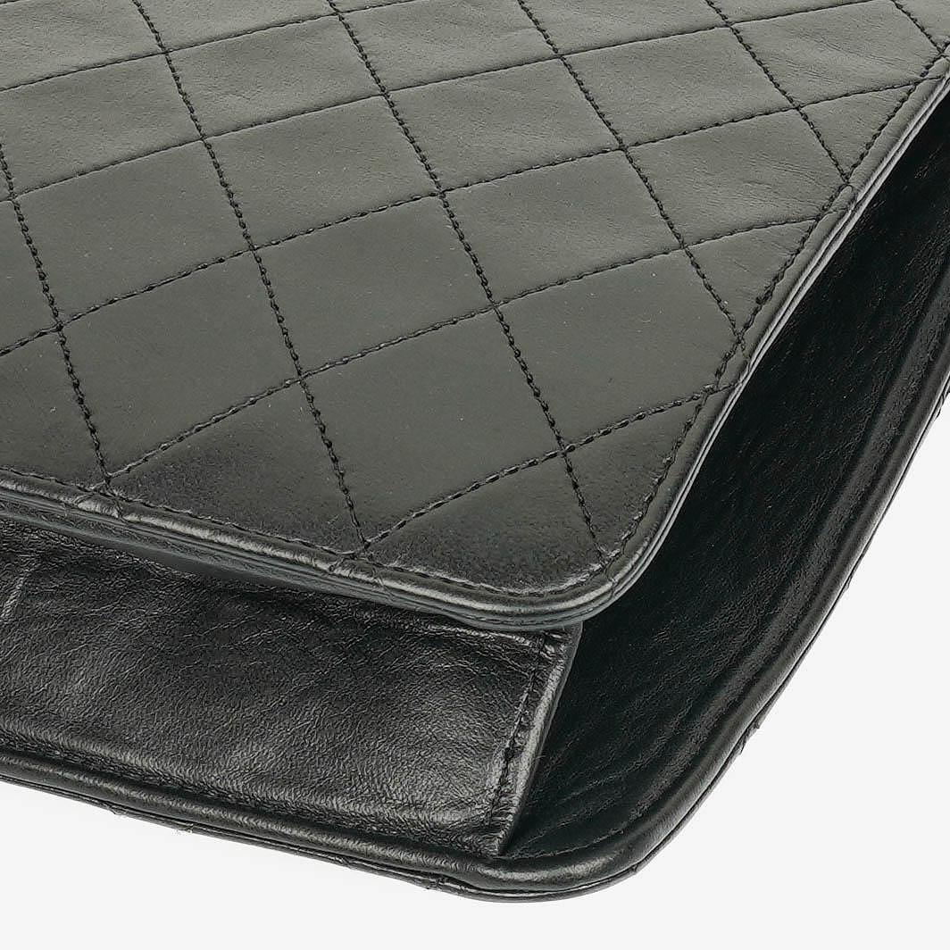 Chanel Classic Einzelklapp-Tasche Schwarzes Steppiertes Lammleder Mit 24K Vergoldeter Hardware