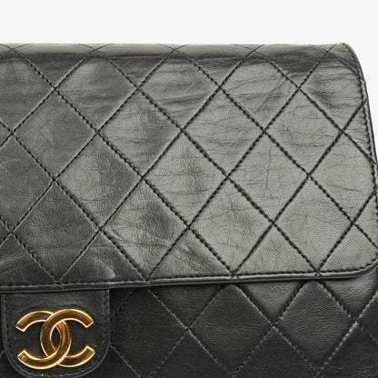 Chanel Classic Einzelklapp-Tasche Schwarzes Steppiertes Lammleder Mit 24K Vergoldeter Hardware