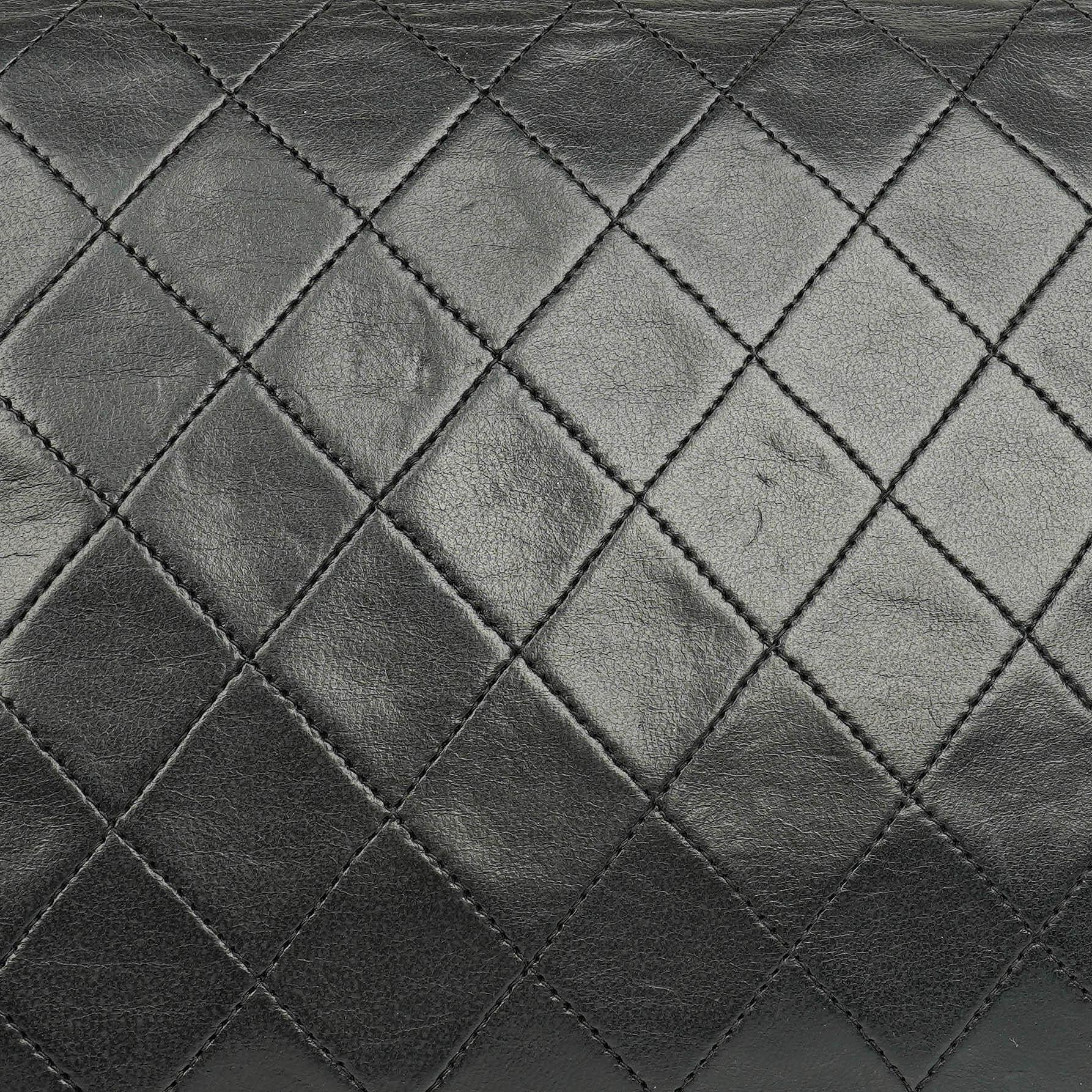 Chanel Classic Einzelklapp-Tasche Schwarzes Steppiertes Lammleder Mit 24K Vergoldeter Hardware