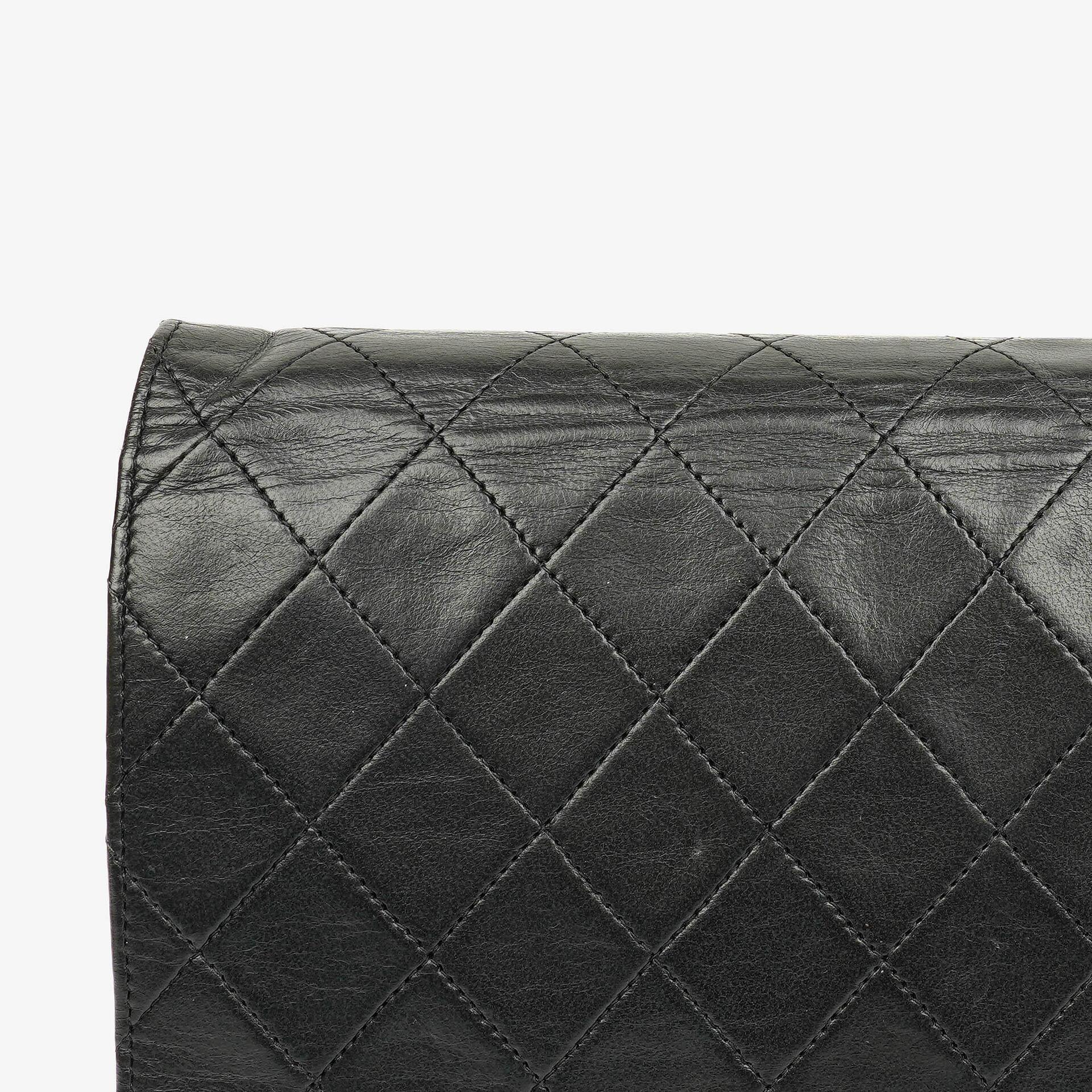 Chanel Classic Einzelklapp-Tasche Schwarzes Steppiertes Lammleder Mit 24K Vergoldeter Hardware