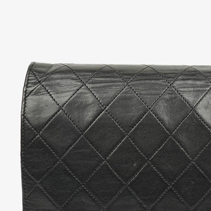 Chanel Classic Einzelklapp-Tasche Schwarzes Steppiertes Lammleder Mit 24K Vergoldeter Hardware