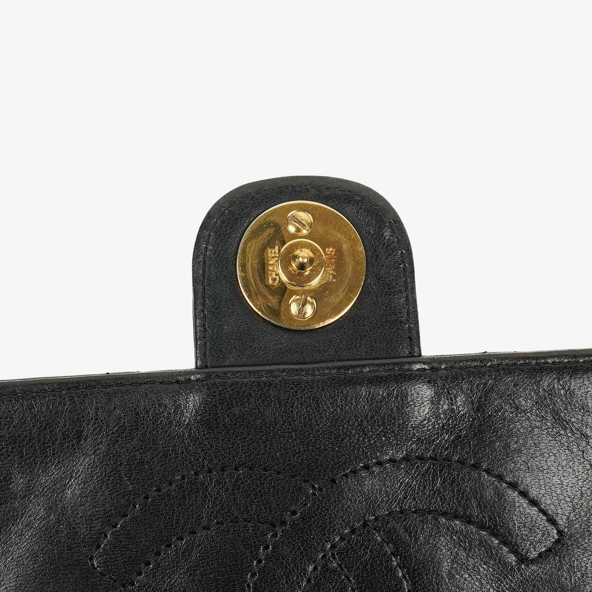 Chanel Classic Einzelklapp-Tasche Schwarzes Steppiertes Lammleder Mit 24K Vergoldeter Hardware