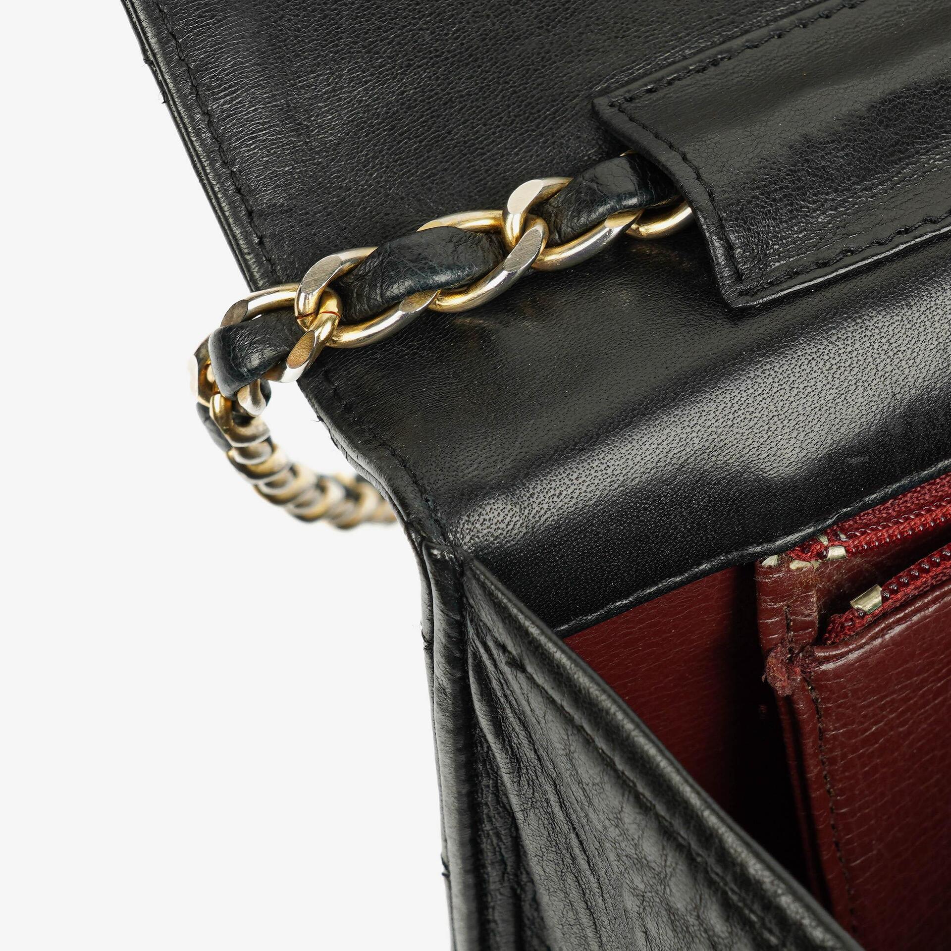 Chanel Classic Einzelklapp-Tasche Schwarzes Steppiertes Lammleder Mit 24K Vergoldeter Hardware