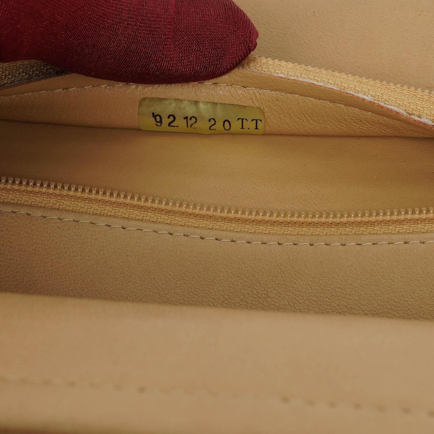 Chanel Classic Kleine Double Flap Tasche aus beigem gestepptem Lammleder mit 24K vergoldeter Hardware