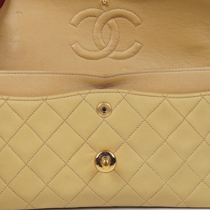 Chanel Classic Kleine Double Flap Tasche aus beigem gestepptem Lammleder mit 24K vergoldeter Hardware