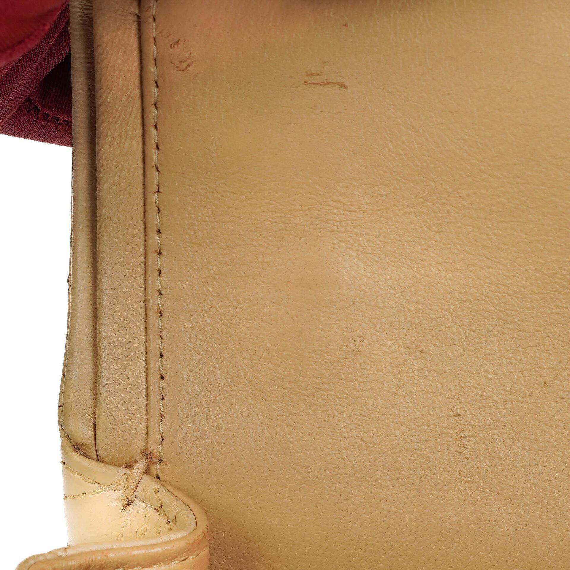Chanel Classic Kleine Double Flap Tasche aus beigem gestepptem Lammleder mit 24K vergoldeter Hardware