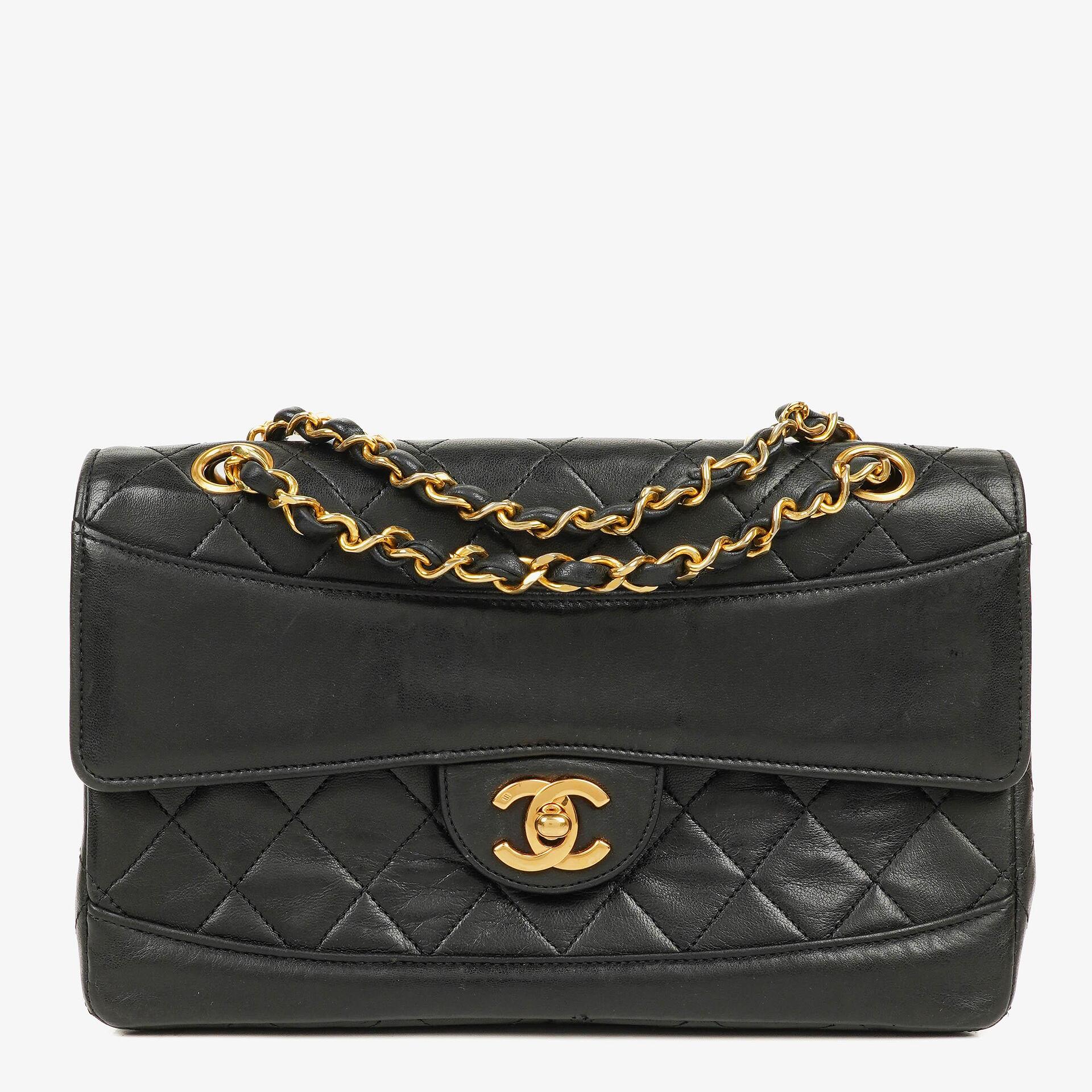 CHANEL Classic Kleine Flap Tasche aus Lammleder mit 24K vergoldeter Hardware