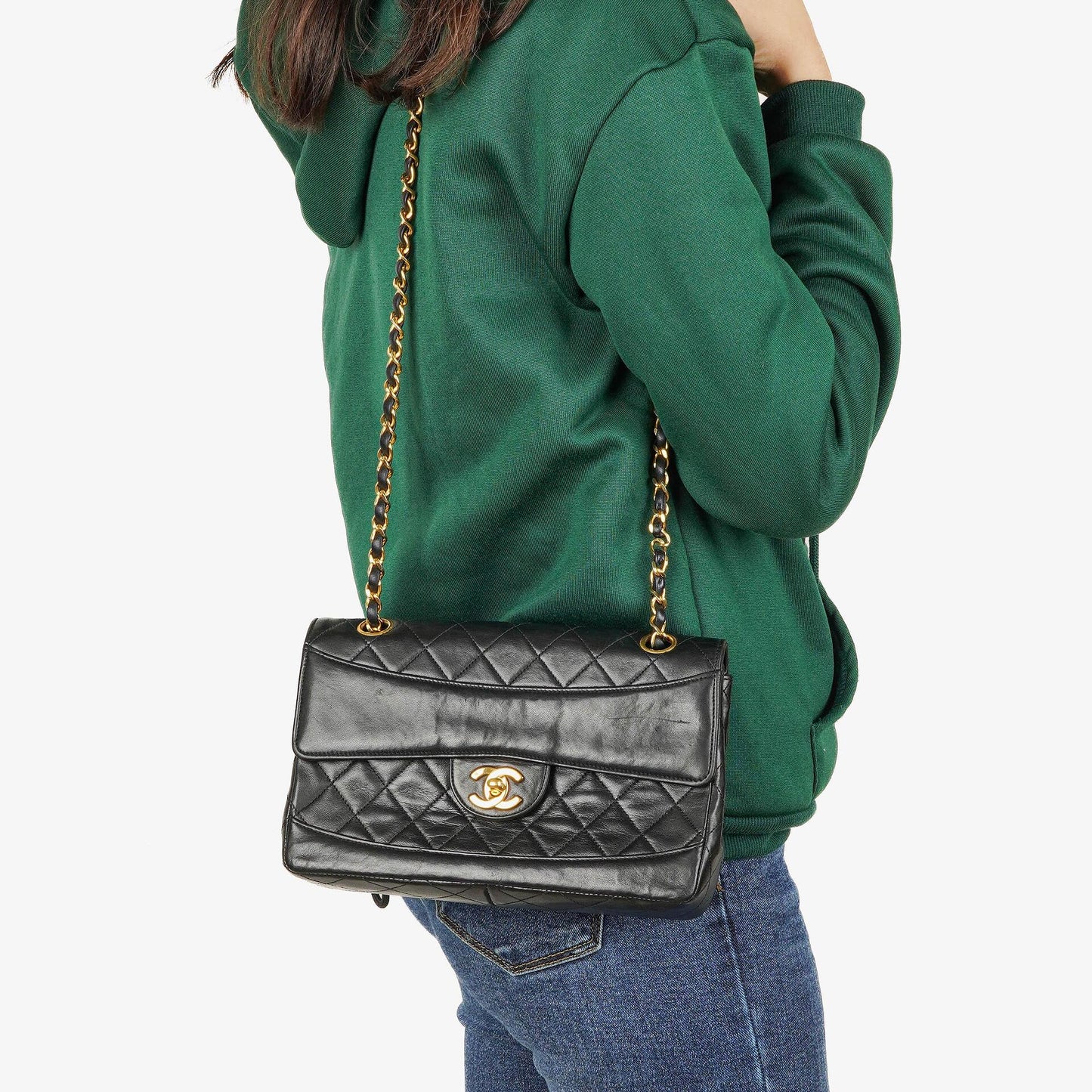 CHANEL Classic Kleine Flap Tasche aus Lammleder mit 24K vergoldeter Hardware