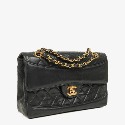 CHANEL Classic Kleine Flap Tasche aus Lammleder mit 24K vergoldeter Hardware